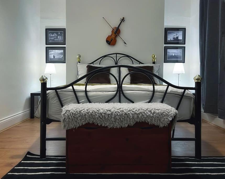 Urban Music Style Townhouse In Center Villa Swansea